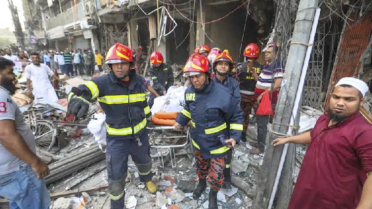 Video: Hiện trường vụ nổ tòa nhà làm 17 người thiệt mạng ở Bangladesh