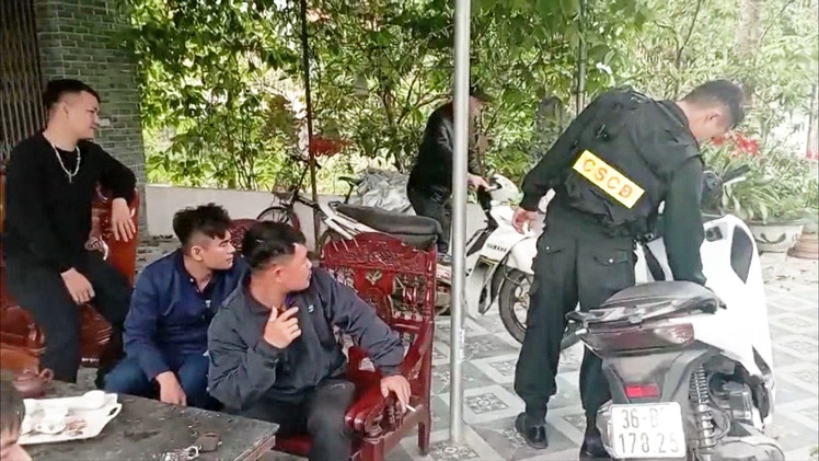 Video: Công an tiếp tục triệt xóa nhiều tụ điểm hoạt động ‘tín dụng đen’