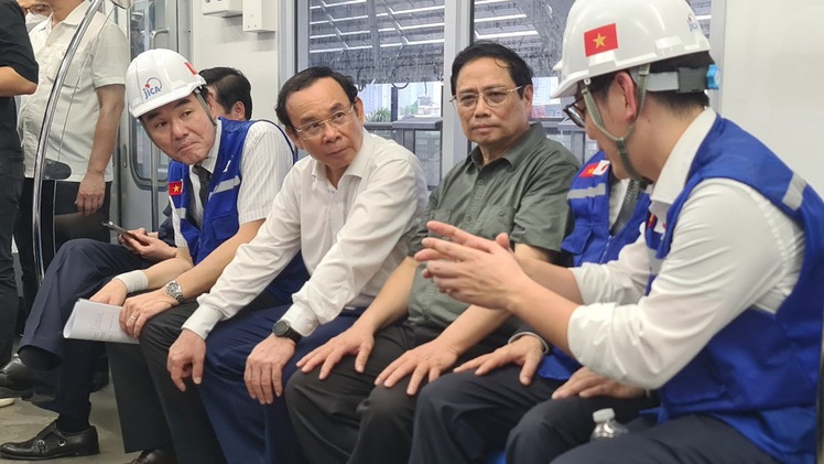 Video: Metro số 1 TP.HCM chở Thủ tướng cùng đoàn đi từ ga Rạch Chiếc đến ga bến xe Suối Tiên