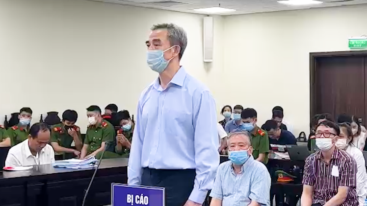 Video: Nghe cựu giám đốc Bệnh viện Tim Hà Nội, bác sĩ Nguyễn Quang Tuấn nói lời sau cùng trước tòa