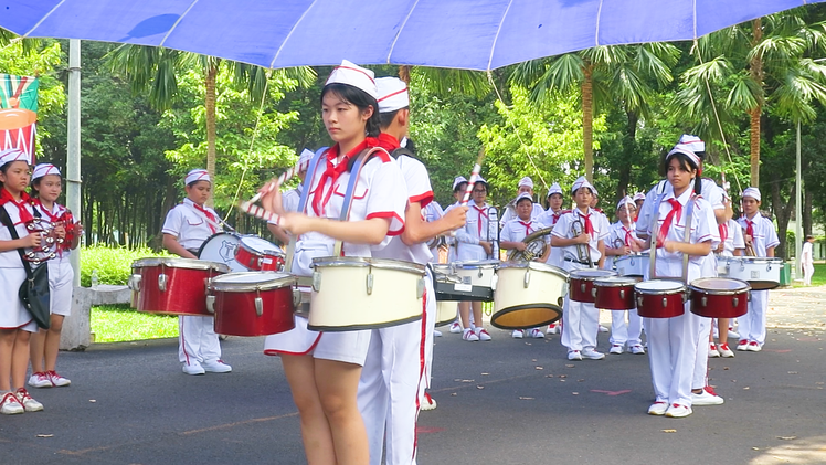Video: Học sinh TP.HCM thi nghi thức và 'Tiếng kèn Đội ta'