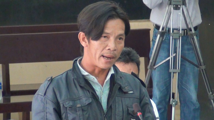 Video: Lần đầu xét xử, phạt tù một người hút trộm cát ở Tiền Giang