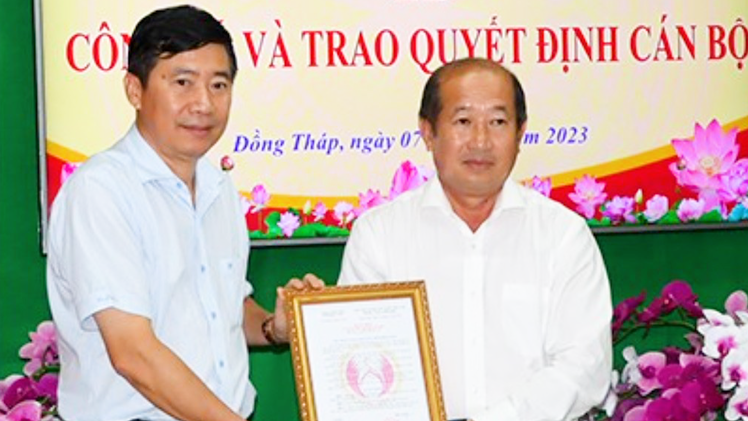 Bổ nhiệm ông Đoàn Tấn Bửu, phó chủ tịch UBND tỉnh Đồng Tháp, giữ chức giám đốc Sở Y tế
