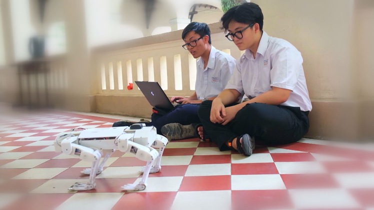 Góc nhìn trưa nay | Học sinh chế tạo chó robot cứu hộ nhận giải quốc tế