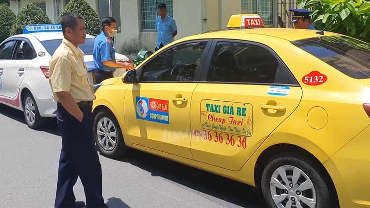 Vụ gian lận cước taxi ở sân bay Tân Sơn Nhất: Công an tìm người bị gian lận cước