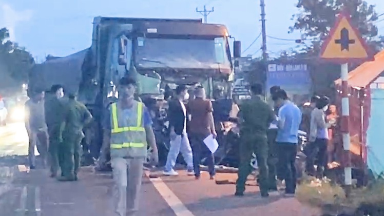 Nhân chứng kể lại giây phút cứu tài xế xe CLB Hoàng Anh Gia Lai gặp nạn