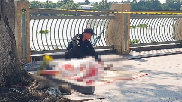 Điều tra nguyên nhân nam nhân viên quán trà sữa chết dưới sông Sài Gòn