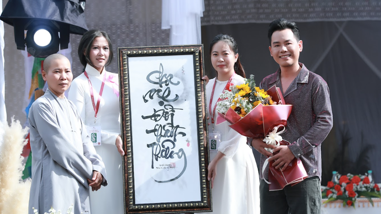 Hơn 30 văn nghệ sĩ mừng lễ Vu lan
