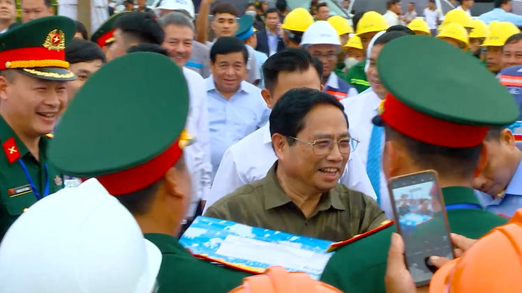 Thủ tướng Phạm Minh Chính bấm nút khởi công nhà ga sân bay Long Thành