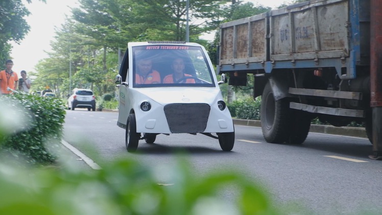 Góc nhìn trưa nay | Sinh viên chế tạo ôtô 3 bánh chạy bằng điện