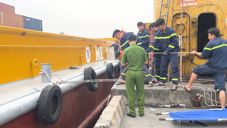 Nguyên nhân ban đầu vụ một nhân viên cảng Bình Dương rơi xuống sông Đồng Nai tử vong
