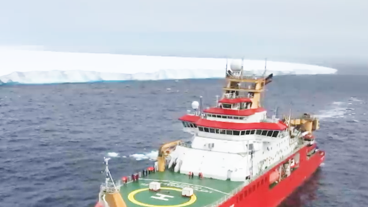 Hình ảnh tảng băng trôi có diện tích 4.000km2 đang hướng về đất liền