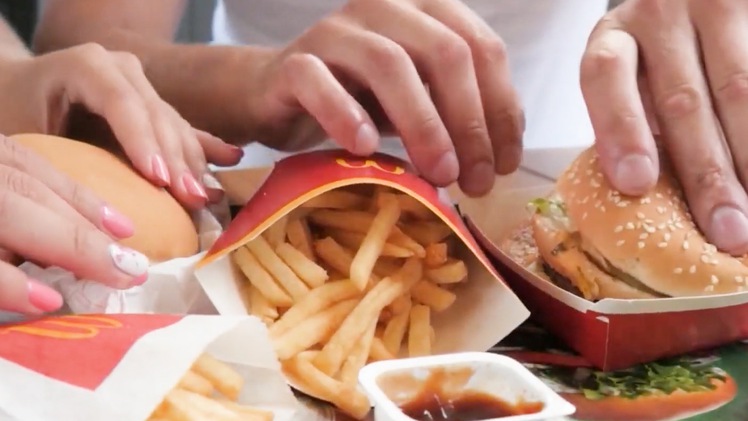 Gần 50 người ở Mỹ nhiễm khuẩn E.coli, 1 người chết, nghi ngờ do một loại hamburger McDonald’s