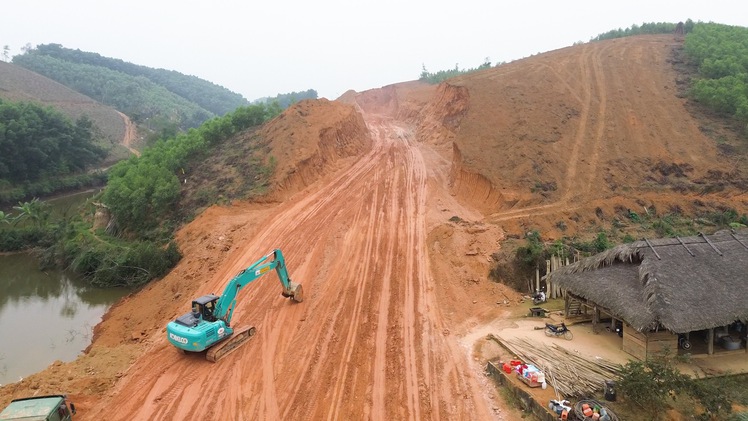 Cận cảnh tuyến cao tốc Tuyên Quang - Hà Giang đang thi công được đề xuất nâng từ 2 lên 4 làn xe