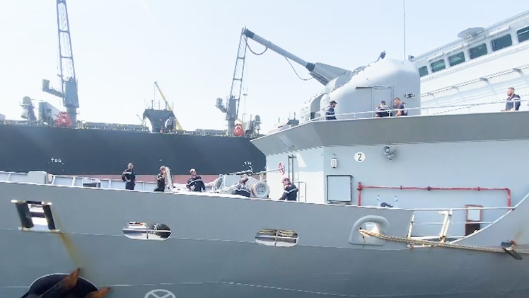 Khinh hạm Vendemiaire của Hải quân Pháp cập cảng Tiên Sa, thăm Đà Nẵng