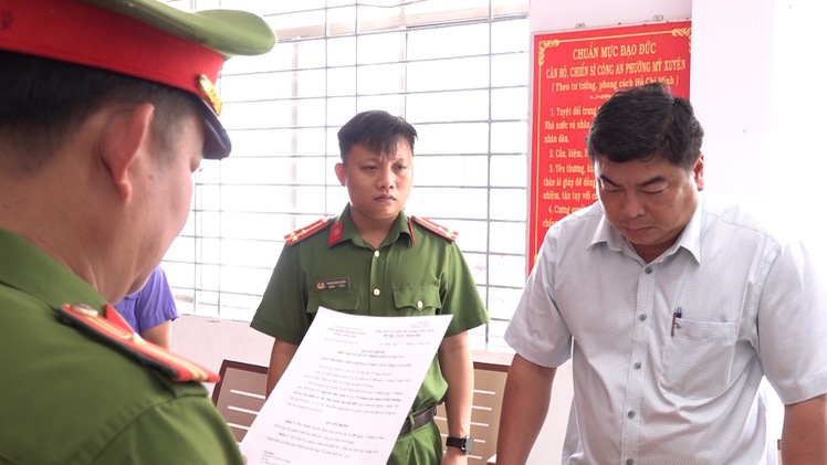 Khởi tố, bắt giam Phó chủ tịch UBND TP Long Xuyên Nguyễn Bảo Sinh