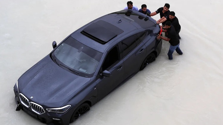 Trận mưa 'hai năm dồn lại' gây lũ lụt ở Dubai có phải là mưa nhân tạo?