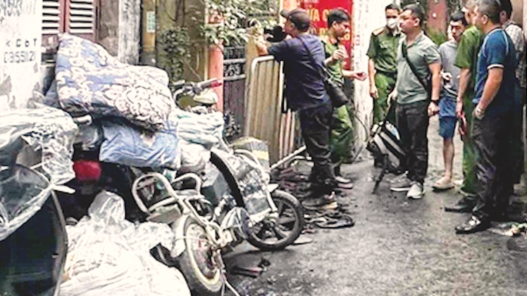 Vụ cháy nhà trọ ở Hà Nội: 3 người chờ giám định ADN vì không thể nhận dạng