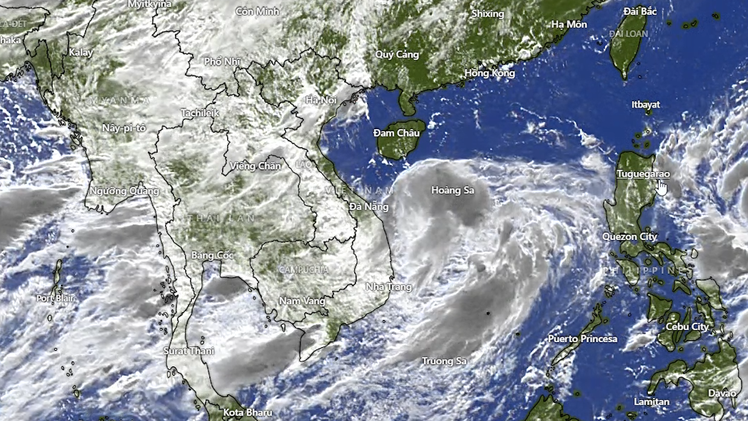 Hình ảnh mây vệ tinh áp thấp nhiệt đới có thể mạnh lên thành bão trên Biển Đông