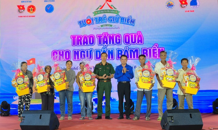 Nhiều hoạt động ý nghĩa từ Hội trại truyền thống “Tuổi trẻ giữ biển” năm 2026