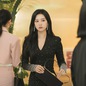 Gu thời trang sang chảnh của Kim Ji Won trong Queen of tears
