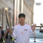 Jin (BTS) dẫn đầu đoàn rước đuốc Olympic, Taeyang mở concert solo